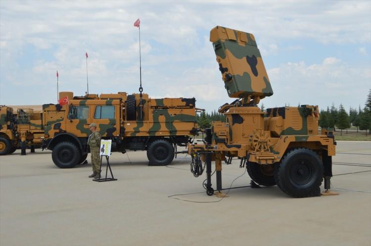 <p>TSK'nın Anadolu'nun bir şehrinde büyük çapta kara, deniz, hava unsurlarıyla milletiyle buluştuğu bir organizasyona ev sahipliği yapmanın da gururunu yaşıyoruz.</p>
