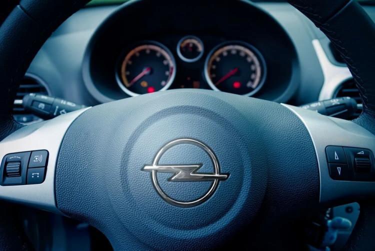 <p>5 bin 284 ile Opel,</p>
