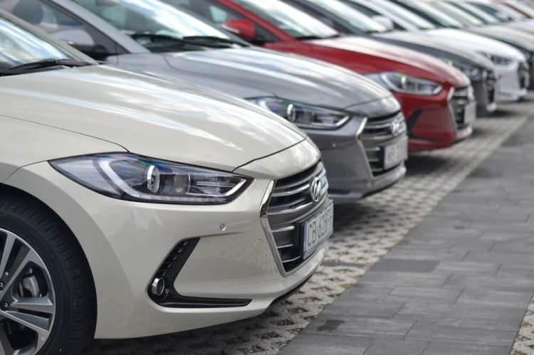 <p>5 bin 196 adetle Hyundai,</p>