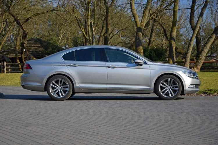 <p><strong>PASSAT YERİNİ KORUDU</strong></p>

<p><strong>​</strong></p>

<p>İkinci el online binek araç pazarında Temmuz'da toplam 82 bin 820 satış gerçekleşti. VW Passat, 4 bin 71 adetle Temmuz ayında da en çok satılan model oldu.</p>
