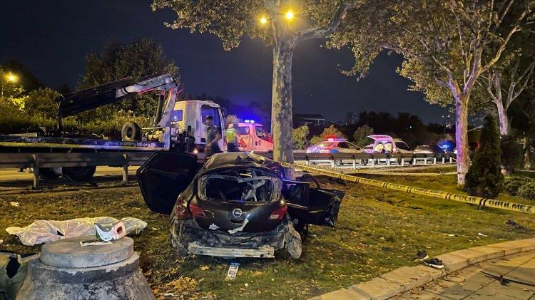 <p>Kan donduran kazada 2 kişi olay yerinde 3 kişi ise hastanede hayatını kaybetti.</p>