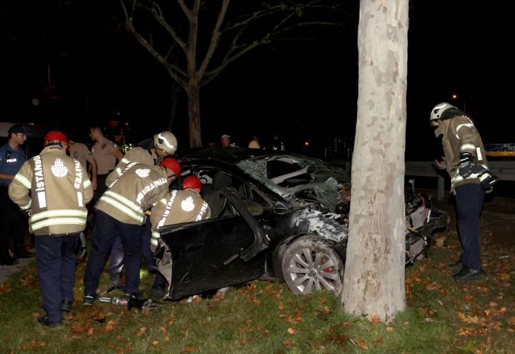 <p>Kaza nedeniyle trafik ekipleri otoyolda trafiğin kontrollü olarak ilerlemesine müsaade etti.</p>