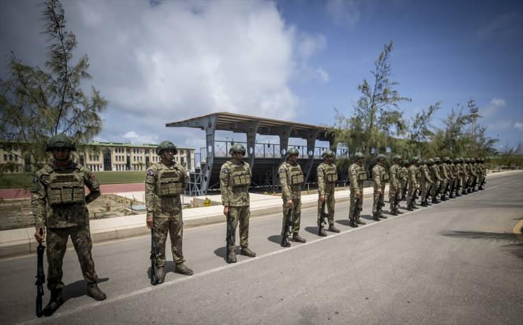 <p><strong>- Saz eşliğinde "Çanakkale Türküsü"</strong></p>

<p>Boş zamanlarında satranç oynayan subay ve astsubay eğitimindeki öğrenciler, Türkçe bilgilerini geliştirmek için kelime oyunu scrabble ile vakit geçirebiliyor.</p>

<p> </p>
