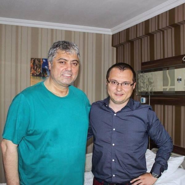 <p><span style="color:#B22222"><strong>45 KİLO VERDİ!</strong></span></p>
<p><span style="color:#800080"><strong>Sevilen sanatçı, 130 kiloya çıkınca 2016'da mide küçültme ameliyatı oldu. Usta sanatçı, mide küçültme operasyonu ile 45 kilo verdi. </strong></span></p>