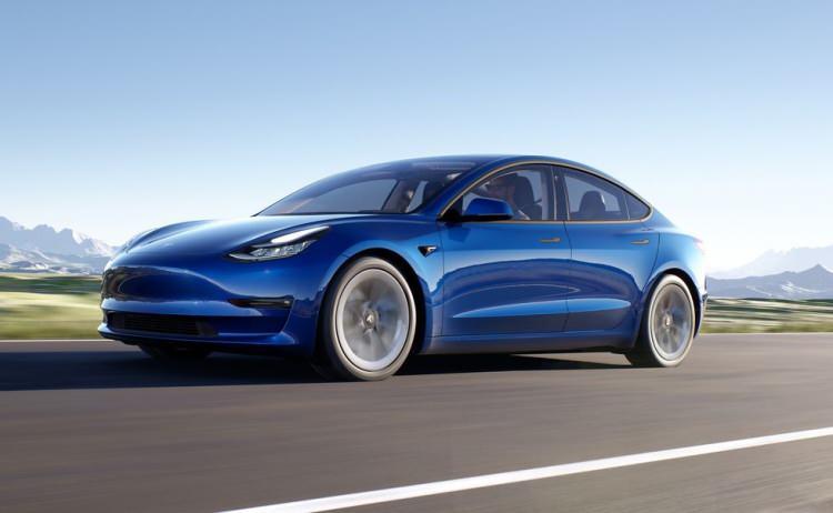 <p>3 - <strong>Tesla Model 3</strong>: 358 mil / 576 Km</p>

<p> </p>

<p>EV segmentinde en uzun süredir devam eden girişlerden biri olan Tesla Model 3 , daha iyiye gitmeye devam ediyor.</p>

<p> </p>

<p>Model 3 en az 350 mil menzile sahip. Geniş arka kapağı ve düz katlanır koltuklarının keyfini çıkarın.</p>
