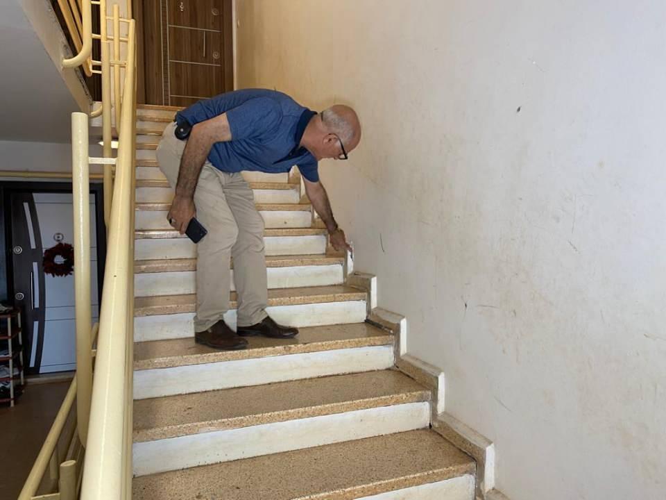 <p><strong>'DEPREM OLUYORMUŞ GİBİ HİSSEDİYORUZ'</strong></p>

<p>Patlamalar sonrası sarsıntılara bir çözüm bulunmasını talep eden mahallelilerden Temel Şahin, "Taş ocaklarında patlama olduğu zaman biz burada deprem oluyormuş gibi hissediyoruz. </p>
