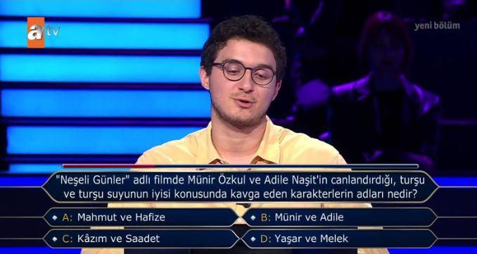 <p>Ünlü oyuncu Kenan İmirzalıoğlu'nun sunumuyla ekranlara gelen Atv'nin sevilen programı Kim Milyoner Olmak İster'e katılan 1976 doğumlu Mali Müşavir Emine Küp isimli yarışmacı 5 bin TL'lik soruda elendi..</p>
