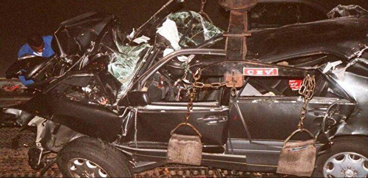 <p>31 Ağustos 1997'de geçirdiği trajik trafik kazası ile hayata veda eden Prenses Diana'nın ölümünün üzerinden tam 25 yıl geçti.</p>

<p> </p>
