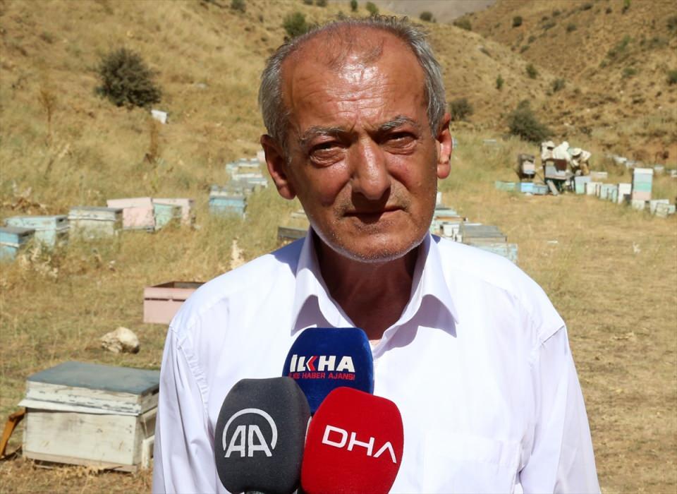 <p>Bitlis, iklim, coğrafya ve flora bakımından önemli arıcılık merkezlerinden biri. Zengin floraya sahip olması ve yüksek yaylalarda üretim yapılmasından dolayı balımız oldukça kalitelidir. </p>
