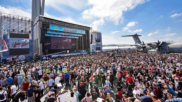 <p>Türkiye Teknoloji Takımı Vakfı (T3 Vakfı) ile Sanayi ve Teknoloji Bakanlığı'nın yürütücülüğünde düzenlenen TEKNOFEST KARADENİZ, Samsun Çarşamba Havalimanı'nda gerçekleştiriliyor.</p>
<p> </p>