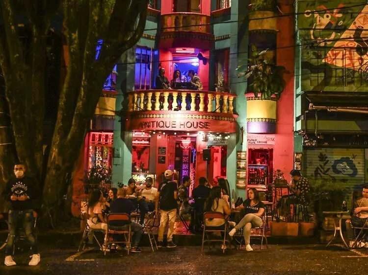 <p>15. Via Provenza, Medellin</p>
<p> </p>