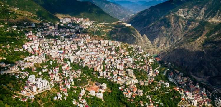 <p>Program kapsamında Artvin merkezi de ziyaret edeceğiz. Artvin ilimizin hem ekonomik hem sosyal sorunlarının neler olabileceği noktasında da birtakım ipuçları elde ettik."</p>
