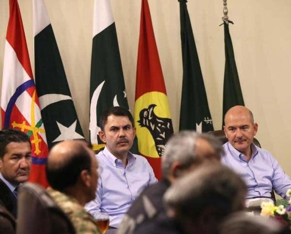<p>Konuşmalarının ardından Soylu ve Kurum, beraberindeki heyetlerle Pakistan'dan Türkiye'ye hareket etti.</p>
