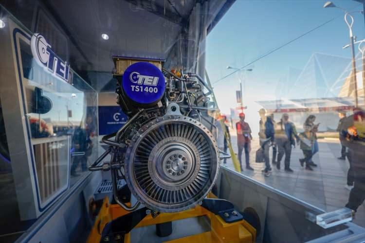 <p><strong>"TEI olarak dünyada motor parçaları üretiminde çok iyi bir yerdeyiz. Dünyanın en çok satan motorlarının en büyük tedarikçisi haline geldik.</strong></p>
<p><strong>Biz, Allah'a şükür TS1400 motorumuzu çalıştırdığımızda devler ligine çıktık. Bunun seri imalatına girip tam yerimizi almaya sıra geldi.</strong></p>