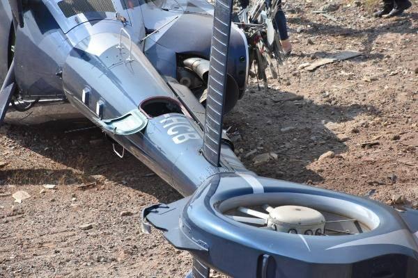 <p>Kalkıştan kısa bir süre sonra arızalanan helikopter, yeniden piste döndüğü sırada yakınlardaki boş bir araziye acil iniş yaptı.</p>