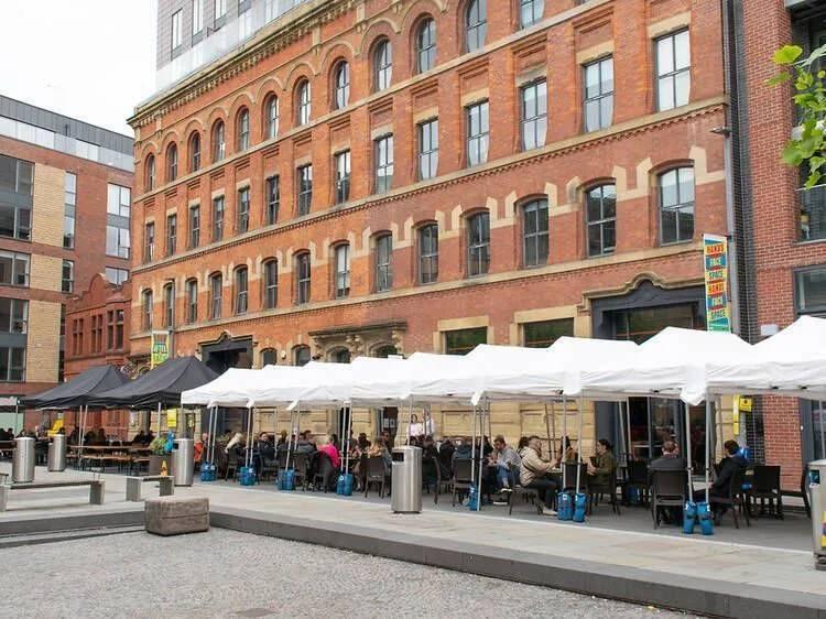 <p>21. Kesme Odası Meydanı, Manchester</p>
<p> </p>