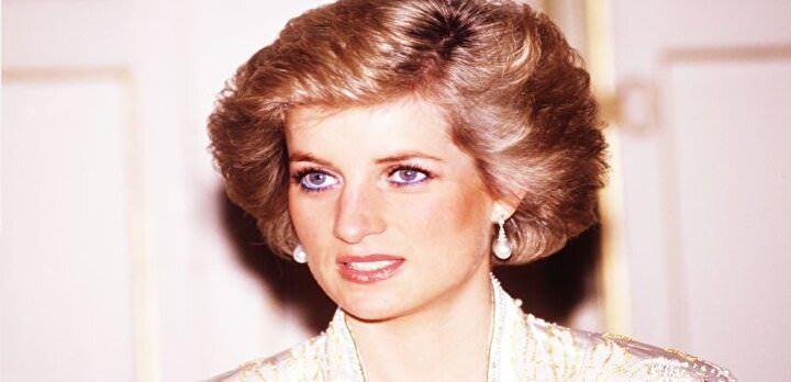 <p>Mailliez’e göre Diana’nın bilinci yerinde değildi. “Solunum torbası biraz iyi geldi ancak hiç bir şey söylemedi" diyen Mailliez, yardım ettiği kadının Prenses Diana olduğunu daha sonra dünyanın kalanı ile beraber öğrendi.</p>

<p> </p>
