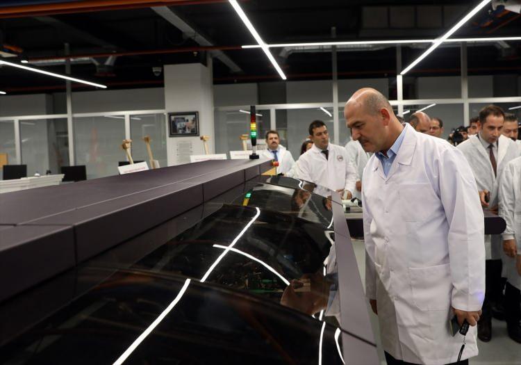 <p>Öyle bir yayın yaptılar ki başarılı da oldular. Hainliğin sınırı yok. Yaklaşık 8 binlik üretim talebimizi 15-16 bine yükselttiler. Biz gerçi ona da yetişiriz. Pasaport yurt dışına çıkmak için kullanılmadı. Eğer bir vatandaşımızın acilen o gün yurt dışına çıkması gerekiyorsa 1 saatte pasaportunu alabilmesi mümkün. Biz bu uygulamayı zaten yıllardır yapıyoruz. </p>