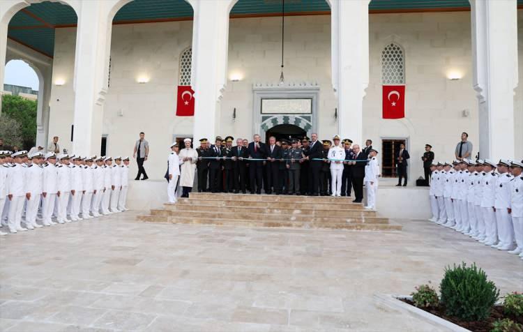 <p>Cumhurbaşkanı Recep Tayyip Erdoğan, Deniz Harp Okulu Camisi'nin açılışını gerçekleştirdi.</p>
