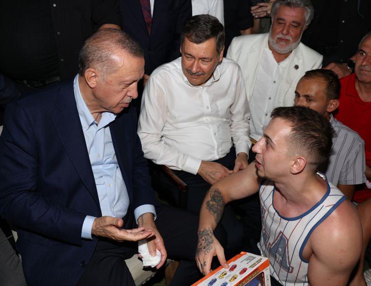 <p>Cumhurbaşkanı Recep Tayyip Erdoğan, Samsun'da gençlerle bir araya geldi.</p>

<p> </p>
