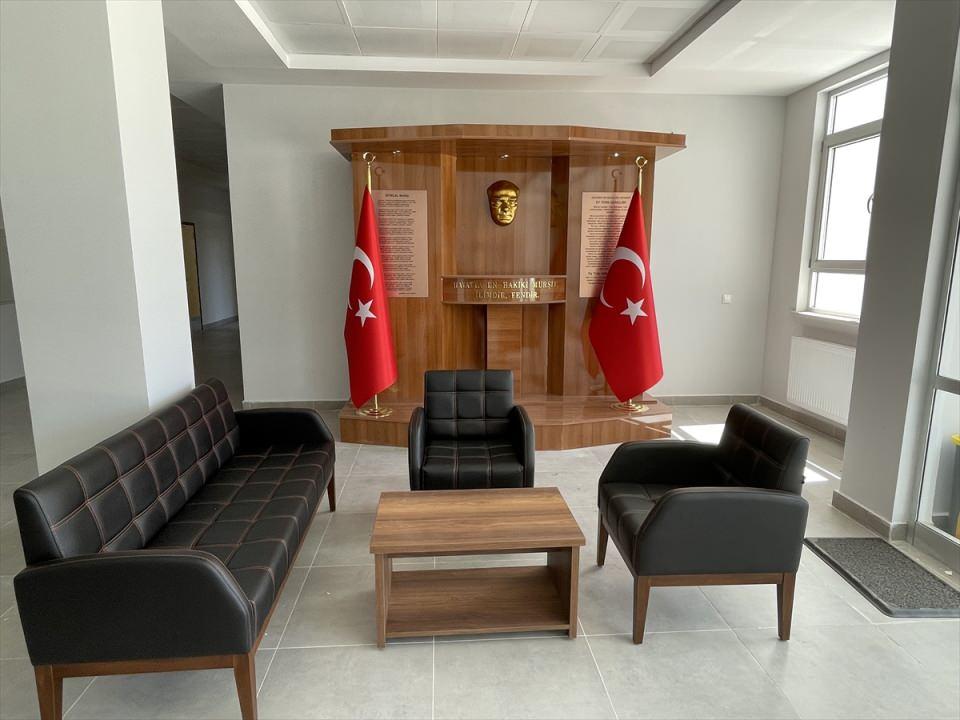 <p>Geçtiğimiz yıl 15, bu yıl ise 12 okulumuz olmak üzere toplam 27 okulumuz eğitim öğretime hazır hale getirilmiştir." dedi.</p>
<p> </p>