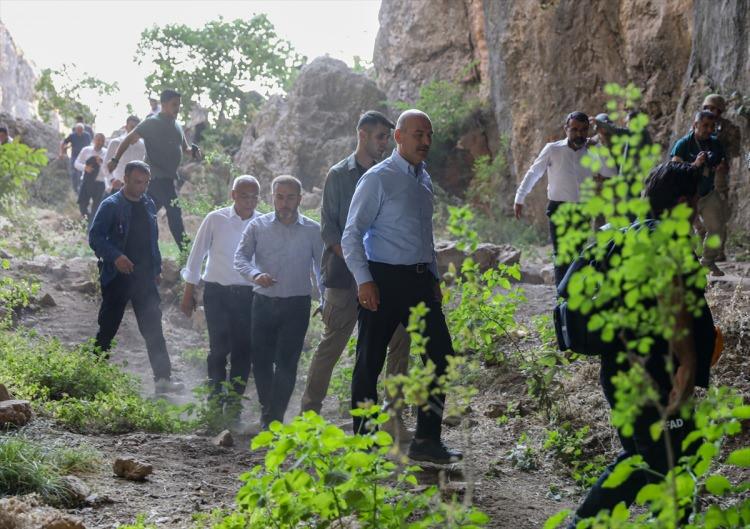 <p>Geçmişte de liderlerin ülkesini geliştirebilmek için çok çaba sarf ettiğini anlatan Soylu, konuşmasını şöyle sürdürdü:</p>
<p> </p>