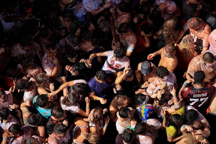 <p><strong>Festivalin nasıl başladığı bilinmiyor</strong></p>

<p>Bunol'da her yıl ağustosun son çarşamba günü yapılan "La Tomatina" festivalinin nasıl başladığı konusunda net bilgi bulunmuyor.</p>
