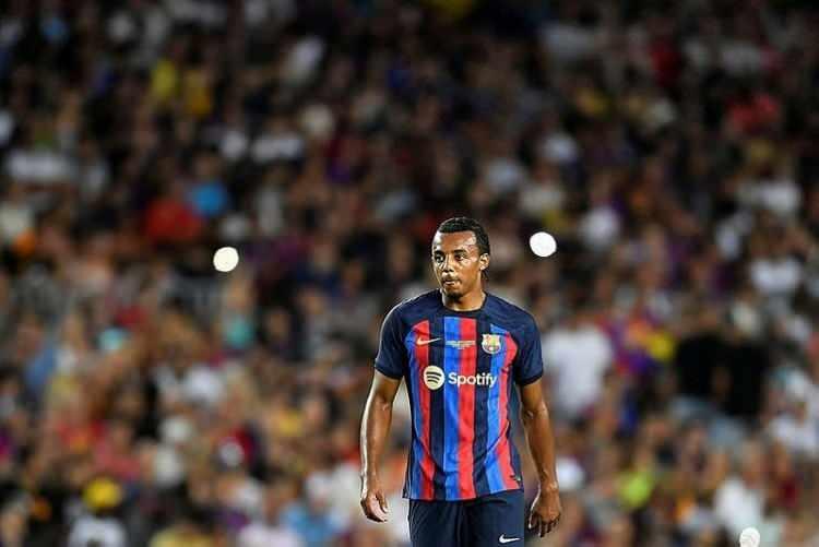 <p>Jules Kounde | 50 milyon Euro | Sevilla -> Barcelona</p>