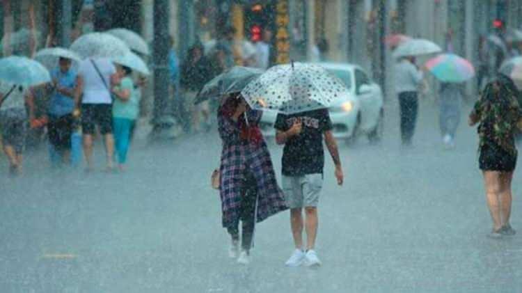 <p><strong>AKOM'DAN SAĞANAK VE KUVVETLİ RÜZGAR UYARISI</strong></p>

<p> </p>

<p>İBB'den "İstanbulluların dikkatine" başlığıyla yapılan uyarıda şu ifadeler kullanıldı:</p>

<p> </p>

<p>"AKOM verilerine göre bugün itibari ile başlayacak olan kuvvetli rüzgar ve sağanak yağış geçişlerinin Çarşamba gününe kadar devam etmesi beklenmektedir. Olası olumsuz durumlarda lütfen ALO 153 Çözüm Merkezimiz ile iletişime geçiniz."</p>
