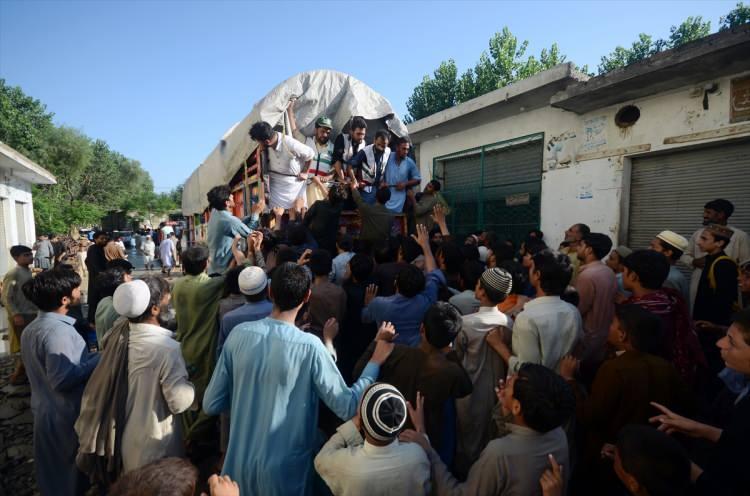 <p>Pakistan Ulusal Afet Yönetim Ajansı (NDMA) verilerine göre, ülkede son 24 saatte 28 kişi yaşamını yitirdi, 48 kişi yaralandı.</p>
<p> </p>