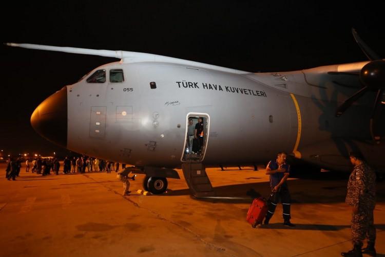 <p>Milli Savunma Bakanlığı, Türkiye'nin gönderdiği insani yardım malzemelerini taşıyan uçakların selden etkilenen Pakistan'a ulaştığını bildirdi.</p>
