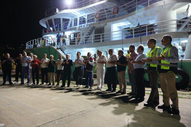 <p>Denizlerimizde toplam 496 teknemiz var, i&ccedil; sularımıza baktığımızda da 121 teknemiz var, 172 tanesi bu teknelerimizin 12 metrenin &uuml;zerindeki teknelerimiz. T&uuml;rkiye'deki sıralamamıza baktığımızda avcılığın en &ccedil;ok yapıldığı yer Samsun olarak g&ouml;r&uuml;l&uuml;yor, yetiştiricilikte de T&uuml;rkiye'de beşinci sıradayız. 2022-2023 sezonunda balık&ccedil;ılarımıza bereketli bir sezon diliyorum."</p>

<p>&nbsp;</p>
