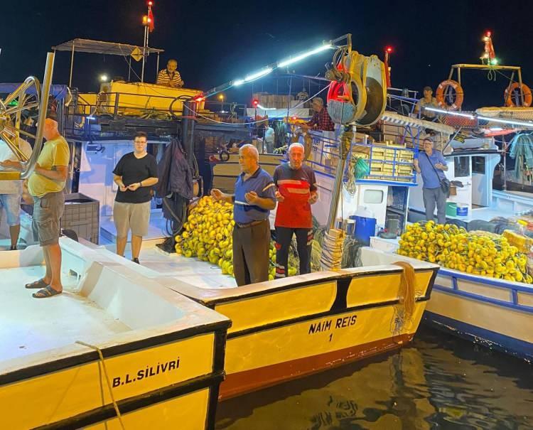 <p>Konuşmaların ardından dua edildi ve balık&ccedil;ı tekneleri Marmara Denizi'ne a&ccedil;ıldı.</p>

<p>&nbsp;</p>
