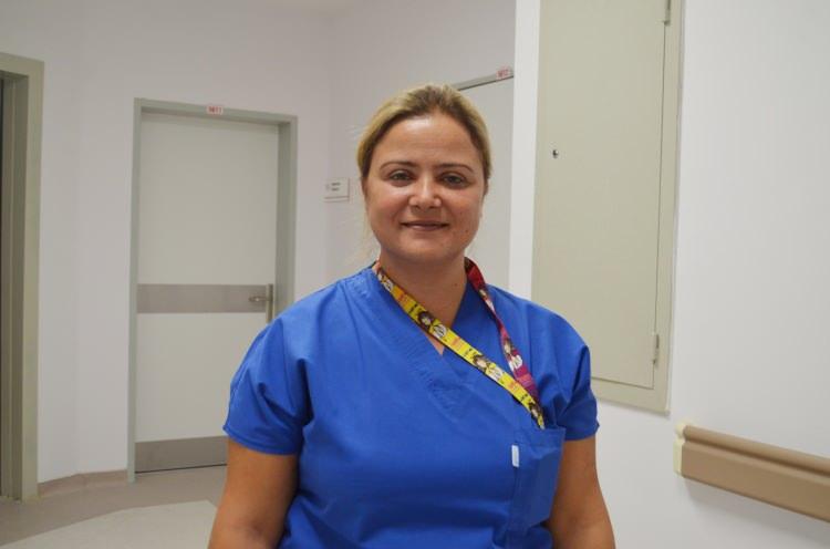 <p>‘KİTLE DOĞUŞTAN’</p>
<p>Ameliyatı gerçekleştiren Dr. Ayşe Betül Öztürk ise B.G.'nin karnındaki kitlenin doğuştan olduğunu ve giderek büyümesine rağmen hasta ve yakınları tarafından fark edilmediğini belirtti.</p>