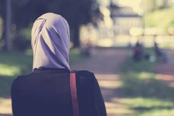 <p>11 Eylül'den ABD'li Müslümanlar nasıl etkilendi?</p>

<p>11 Eylül’de gerçekleşen saldırılar sadece ABD için değil, Müslümanlar için de zor bir dönemin başlangıcı oldu. Dönemin ABD Başkanı Bush "hiçbir şey eskisi gibi olmayacak" cümlesi Müslümanlar için de gerçek oldu.</p>
