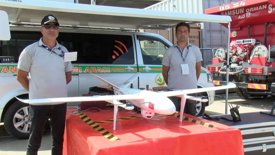 <p> İHA'ların ilettiği görüntüler üzerinden ormanların durumu ile arazöz, iş makinesi, uçak ve helikopter gibi araçların çalışmalar izleniyor. İHA görüntüsündeki termal ısı kaynakları tespit edilerek, o bölgelere yönlendirme yapılıyor.</p>

<p> </p>
