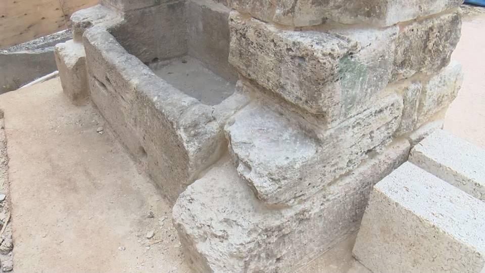 <p>Çeşmenin taşınmasıyla ilgili yapılan bazı olumsuz yorumlara ilişkin Aydemir, "Taşıma işleminin belirli kriterleri var. Her yapıyı taşımak gerek, taşımak çok iyidir ya da yanlıştır demek doğru değil. Her yapının kendi özelinde bir takım koşulları var. Biz kullanılmayan yapının yaşamasını istiyoruz. </p>
