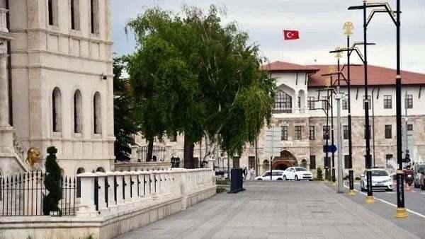<p><strong>7- Sivas</strong></p>
<p>Sivas, herkes kendi memleketinde yaşasa 1 milyon 969 bin 864 nüfusuyla Türkiye'nin en kalabalık yedinci kenti olacaktı.</p>