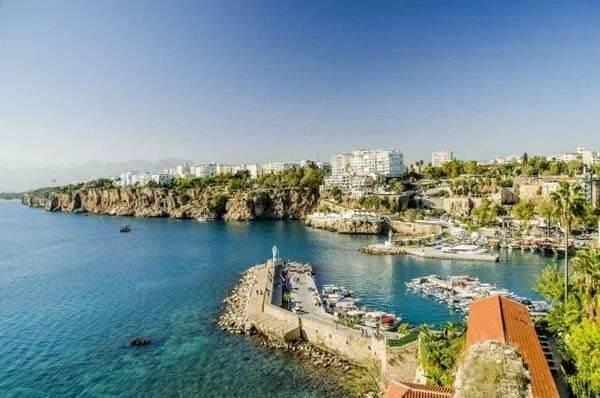 <p><strong>26- Antalya</strong></p>
<p>Turizm cenneti Antalya, 1 milyon 233 bin 943 nüfusa sahip olacaktı.</p>