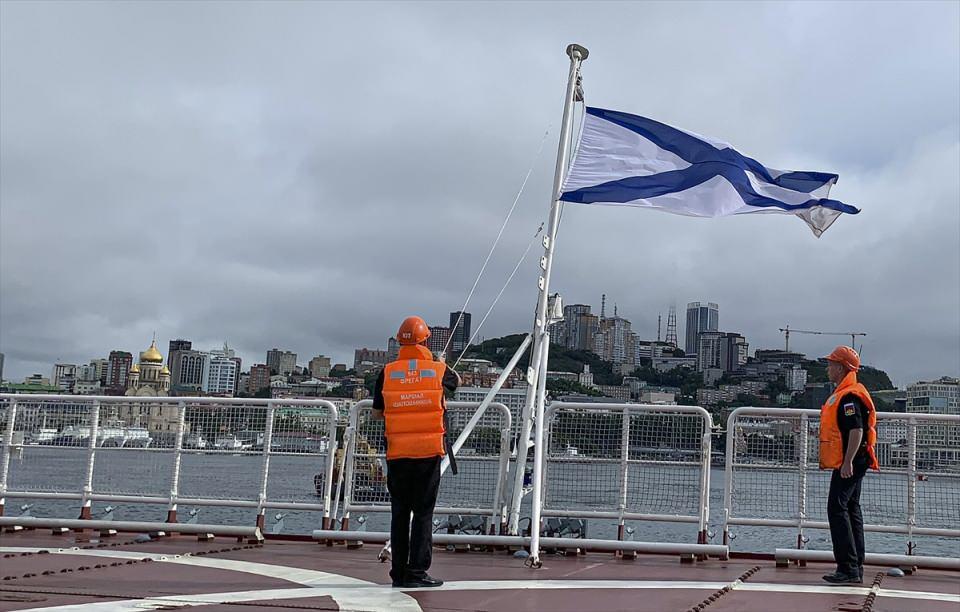 <p>1 Eylül’de başlayan Vostok-2022 tatbikatı kapsamında, Rus "Mareşal Şapoşnikov" savaş gemisi Vladivostok Limanından Büyük Petro Körfezi sularına çıktı.</p>

<p> </p>
