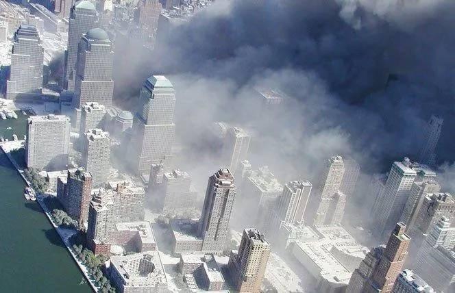 <p>Saldırıdan bir kaç ay sonra yapılan anketlerde Amerikalıların yüzde 59’unun Müslümanlar hakkındaki görüşlerinin olumsuz olması gelinen noktayı özetliyordu.</p>