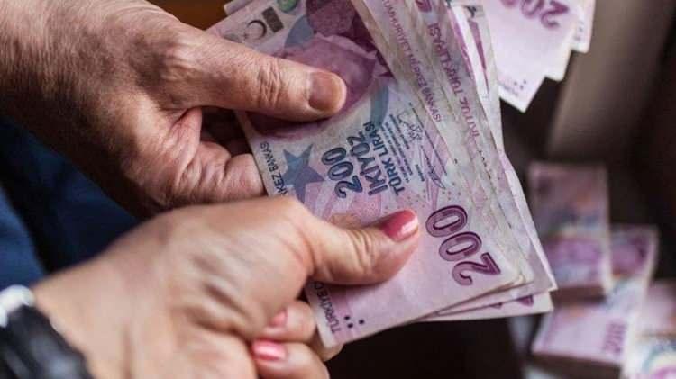 <p><strong>'SGK VE BAĞKURLULAR İÇİN DE GETİRİLMESİ BEKLENİYOR'</strong></p>

<p>SGK ve Bağkur çalışanları için de HİTAP benzeri programlarının getirilmesi gerekiyor. Genelgede şöyle bir ayrıntı var 2 ay içerisinde kamu kurumlarının bu uygulamaya hazır olması gerekiyor. 15 Kasım itibarıyla da devlet memurunun emeklilik işlemi HİTAP üzerinden yapılacak. </p>
