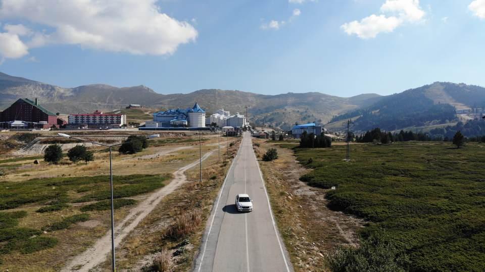 <p>Yaptığımız her denemede aracın kendi kendine rampayı tırmandığını gördük. Bu yolda manyetik alan olduğunu düşünüyoruz. </p>