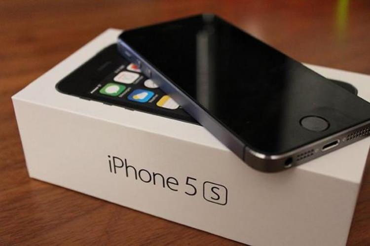 <p><strong>iPhone 5s</strong></p>
