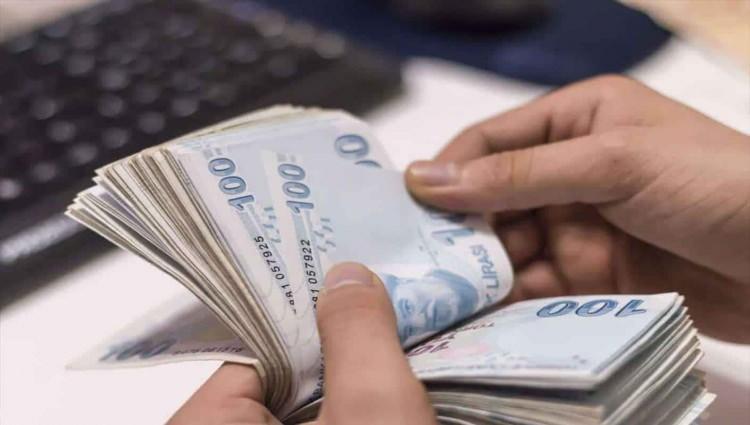 <p><strong>Maaş nasıl taşınır?</strong><br />
<br />
Sadece T.C. kimlik numaranızı gösteren kimliğinizle birlikte size en yakın banka şubesine giderek ya da bankanın internet ve mobil şubesinden banka değişikliği işleminizi yapabilirsiniz.</p>