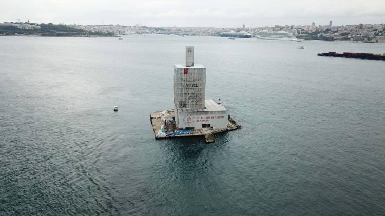 <p>Ayrıca Kız Kulesine giden temiz su elektrik hatları yenilenecek, kanalizasyon erişimi sağlanacak, paratoner takılacak.</p>

<p> </p>

