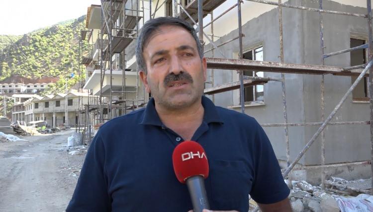 <p><strong>'KONUT İNŞAATININ KABASI BİTTİ'</strong></p>
<p>Köy muhtarı Sabri Duman, kötü günlerin geride kaldığını belirterek, "Büyük bir yangın felaketi geçirdik, köyün 3'te 1'i yandı. Konut inşatlarının kabası bitti. Bakanımız Süleyman Soylu ve Murat Kurum bey, yangının ikinci günü buraya geldiler. </p>