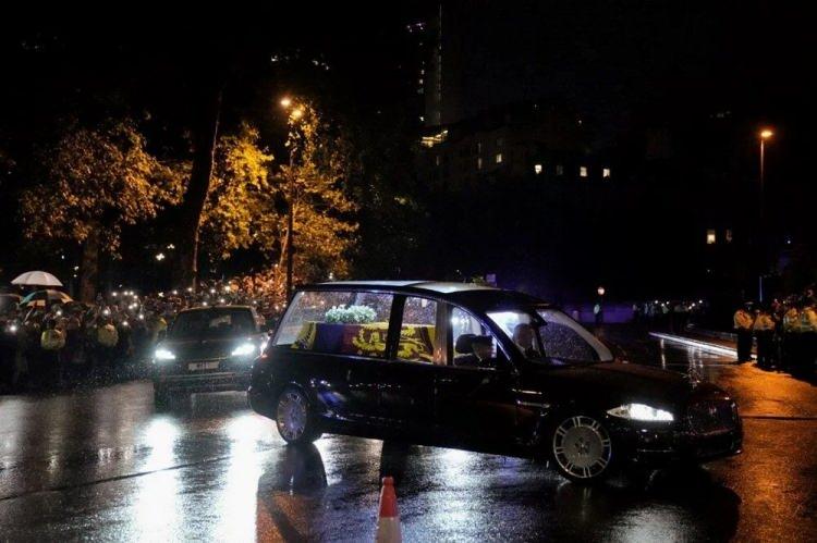 <p>Kraliçe'nin cenaze töreni, 19 Eylül Pazartesi günü İngiltere’nin başkenti Londra’daki Westminster Abbey Kilisesi'nde düzenlenecek.</p>