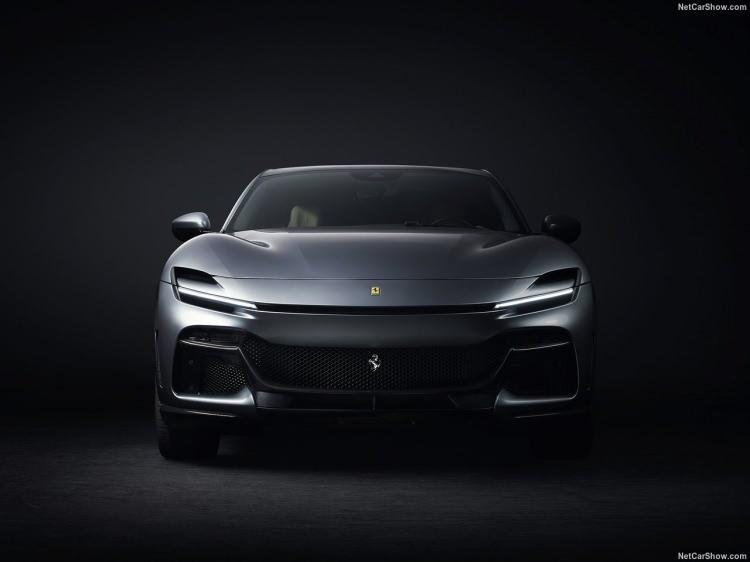 <p>Ferrari, tarihindeki ilk SUV modeli Purosangue'yı tanıttı. 12 silindirli 6.5 litrelik 725 beygir gücünde motora sahip otomobil, 390 bin euro fiyat etiketi ile satılacak. </p>
