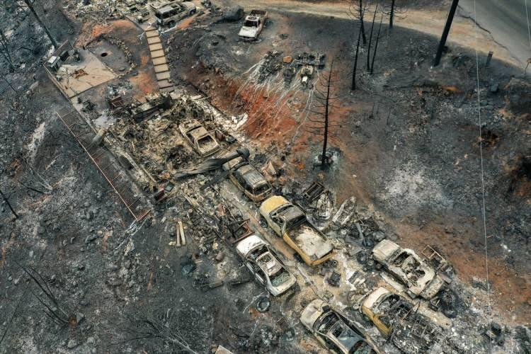 <p>ABD'nin California eyaletinin Placer ve El Dorado kasabalarının yakınında 6 Eylül’de başlayan orman yangını, 16 bin 500 hektardan fazla alanı küle çevirirken bölgede 11 binden fazla kişinin evlerini terk etmesine neden oldu.</p>
